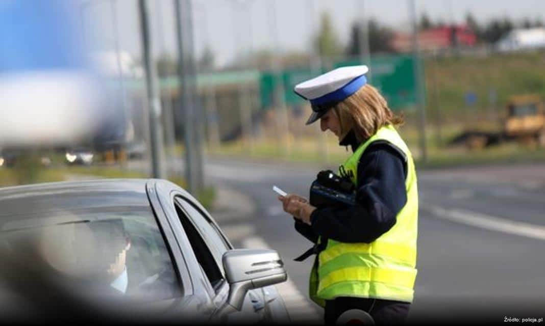 Policyjna akcja z dronem na toruńskich drogach